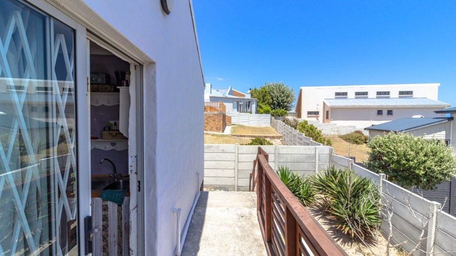 4 Bedroom Property for Sale in De Kelders Western Cape
